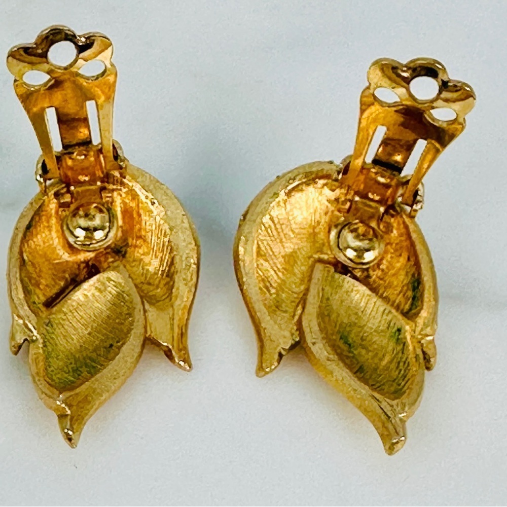Vintage Coro Clip Leaf Earrings Signed Gold Tone Flame Mid Century 1960s Estate - Picture 9 of 10